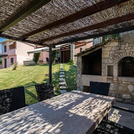 Olive Garden Sianna With Spacious Pool * Vodnjan